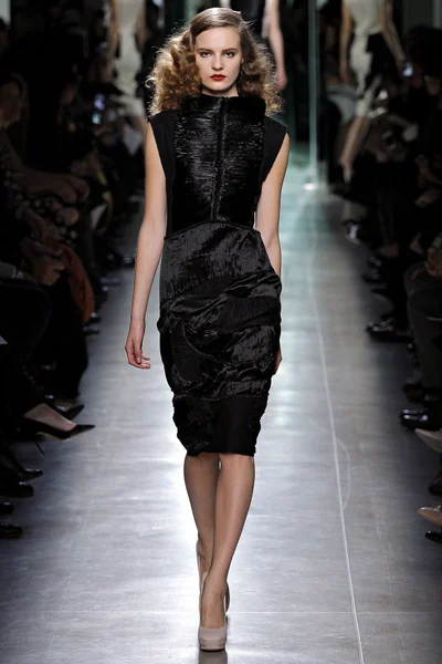 Look 30